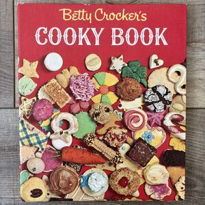 Vtg 1963 Betty Crocker's Cooky Book 1st Edition 8th Printing Spiral Bound HC